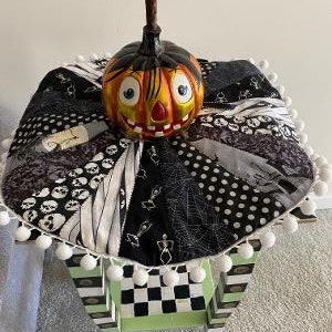 Halloween Tree Skirt 20&quot; Diameter Cotton Fabrics Reversible Goth Dresden Plate NEW