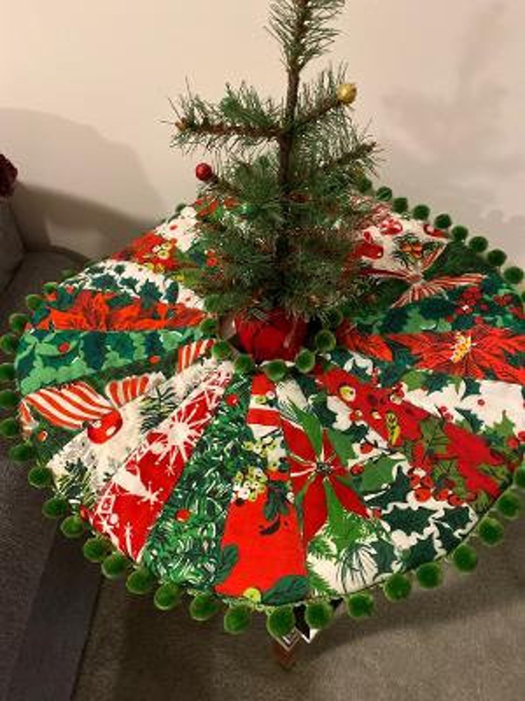 Christmas Tree Skirt Vintage Tablecloth Fabrics Dresden Plate Patchwork 19 Table Top Tree Skirt