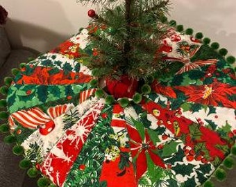 Christmas Tree Skirt Vintage Tablecloth Fabrics Dresden Plate Patchwork 19" Table Top Tree Skirt