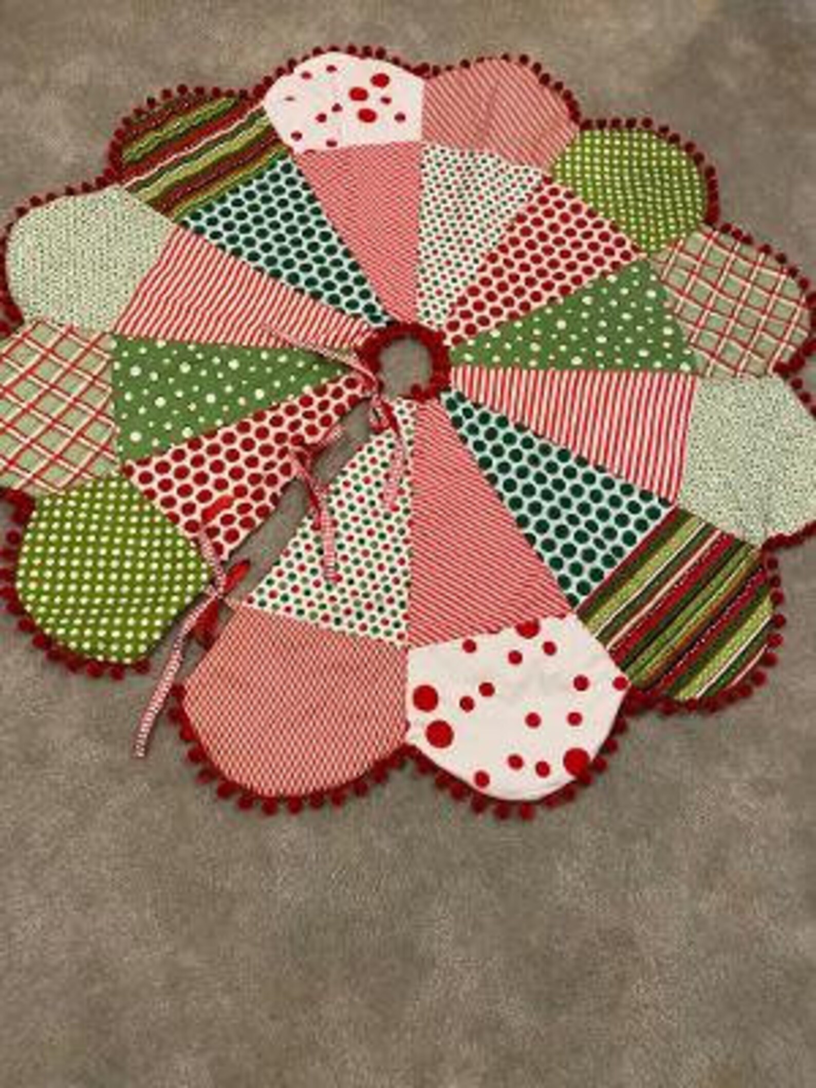 Christmas Tree Skirt Dresden Plate Patchwork 54 Large Etsy