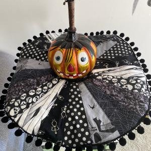 Halloween Tree Skirt 20&quot; Diameter Cotton Fabrics Reversible Goth Dresden Plate NEW