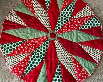 Christmas Quilted Table Topper 36" Cotton Christmas Fabrics Hand Quilted Lap Quilt