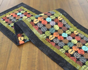 Modern Dot Table Runner, Quilted Table Linen, Dresser Scarf, Table Runner for Sale, Kitchen Decor, New Home Gift, Wedding Gift, Table Topper