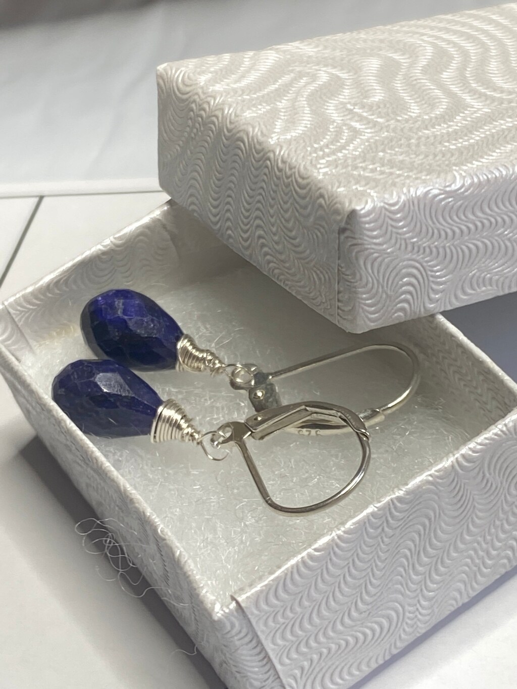 Orecchini A Perno In Argento 925 Con Pietra Portafortuna Zaffiro - Gioiello Donna Rotondo 4mm Per Settembre