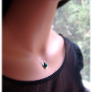 Collar colgante de ónix verde. Oro, plata, oro rosa o plata esterlina deslustrada.