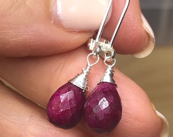 Boucles d’oreilles en rubis indien, gouttes rouges, pendentifs bordeaux, pierre précieuse naturelle, anniversaire de juillet, argent sterling, bijoux de mariage