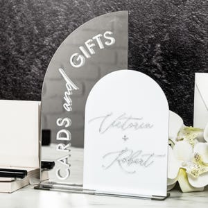 Enseigne pour cartes et cadeaux en acrylique dépoli, Décoration de table de mariage, Signer notre livre d'or, Plaque personnalisée de réception de mariage, Plaque de table 3D