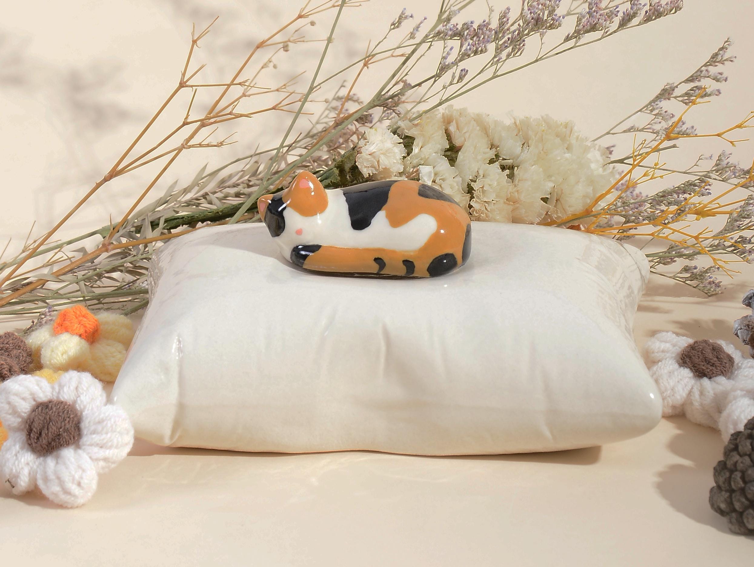 Custom pet Memorial Urn | Handmade Ceramic Pet Urn with Pillow Shape & Sleeping Cat Sculpture | Personalized Cat Ashes Box | Pet Loss Gift