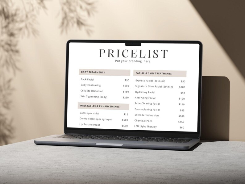 Może przedstawiać: Laptop wyświetlający cennik zabieg&oacute;w kosmetycznych. Lista zawiera zabiegi pielęgnacyjne ciała, twarzy i sk&oacute;ry, a także iniekcje i ulepszenia. Ceny podane są w euro.