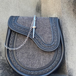 Handmade Men&#39;s Scottish Grey Tweed Black Leather Sporran Scottish Kilt Sporran with Pin Lock & Chain Belt