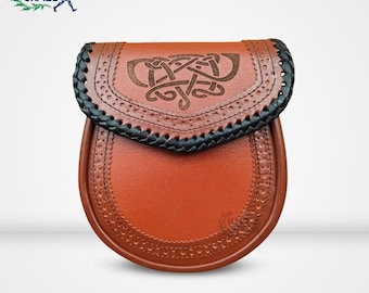 Scottish Sporran Brown leather bag voor op de kilt - Day Sporran Royal Regiment of Scotland - nieuw in de doos - origineel | Koppeltassen & Vest tassen | Military Collectibles 4U