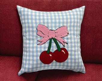 Almohada con lazo de cereza hecha a mano / Bordado de cuadros vichy con mechones, decoración cottagecore