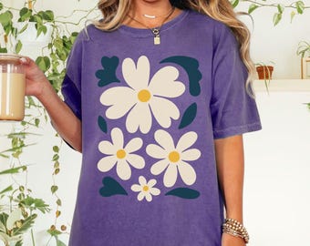 Daisy Shirt, April Birth Flower Gift, Boho Floral Cottagecore Shirt, Botanical Summer Shirt, Wildflowers Shirt, Retro Pressed Flower Shirt