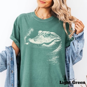 Smoking Alligator Shirt, Comfort Colors Retro Gator Tee, Crocodile Shirt,Reptile Shirt,Vintage 90s Shirt,Cool Dad Gift,Funny Alligator Shirt Light Green