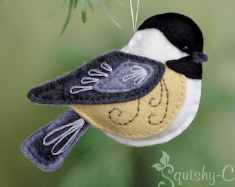 Patrón de costura Chickadee PDF - Adorno relleno de pájaro del patio trasero - Peluche de fieltro - Chester el carbonero - Descarga instantánea