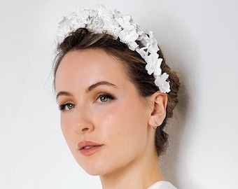 Wedding Headband, Lace Crown with Pearls, Modern Headpiece Fascinate, Bridal Headdress - Saski