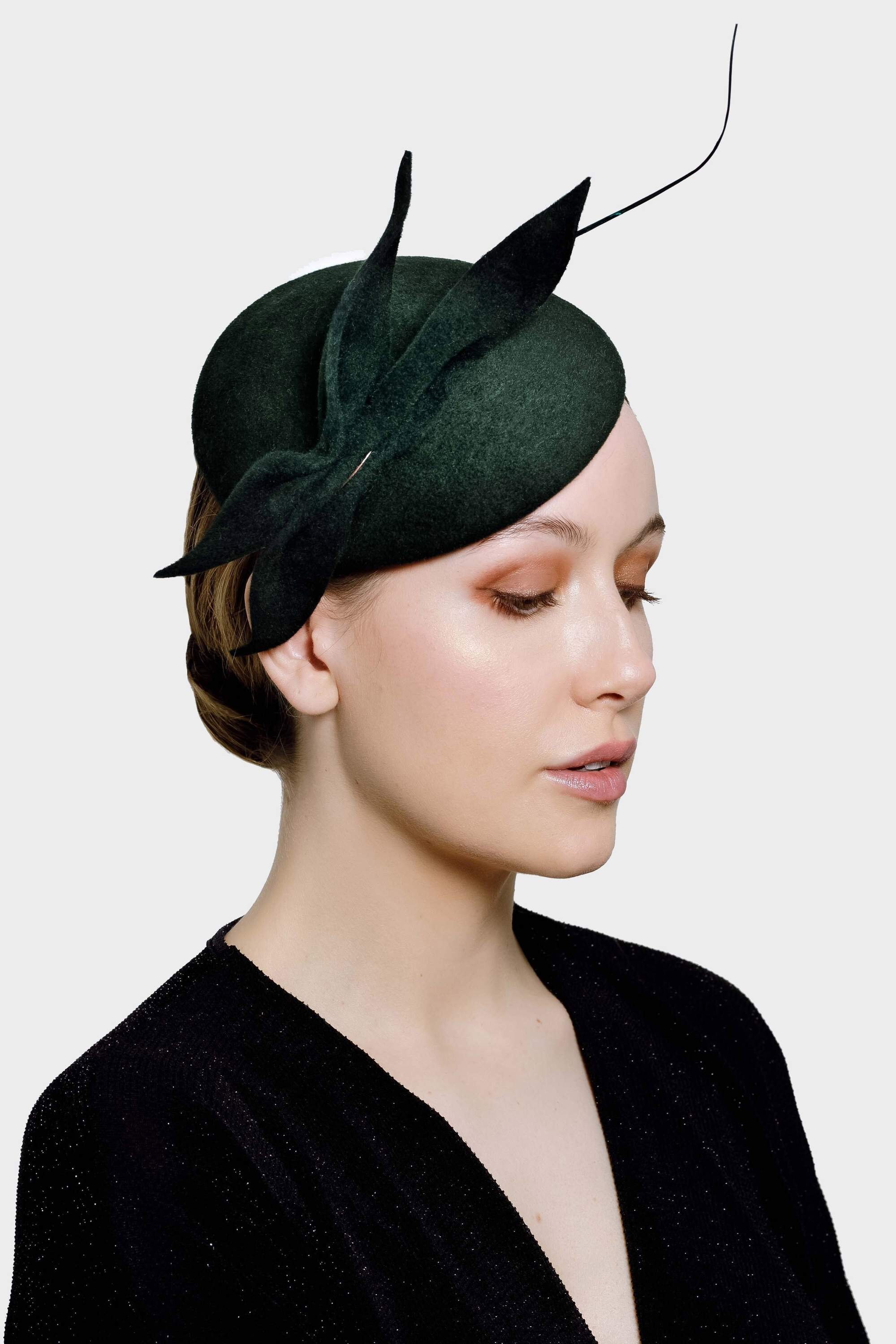 Fascinator Cocktail Hat With Feather 