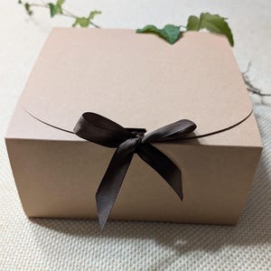 Customizable Gift Box with Handmade Crafts - Scatola Regalo Personalizzabile con Artigianato Fatto a Mano - Unique Gift for Any Occasion