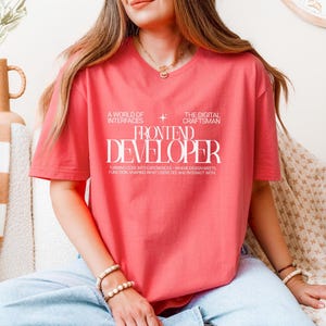 フロントエンド開発者Tシャツ、皮肉な引用文のコーダーTシャツ