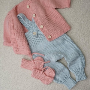 Ensemble tenue pour bébé tricotée à la main - Gris clair et rose, taille 0-3 mois