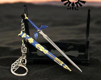 Zelda Link Master Sword Keychain - Openable Cosplay Pendant, Unisex Jewelry Accessory, Unique Gift for Gamers & Fans!