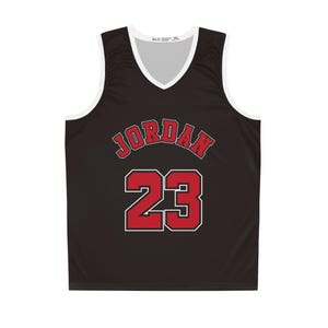 Moisture-Wicking Basketball Jersey: Men&#39;s Athletic Sports Apparel