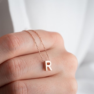 Collar de plata esterlina con inicial: delicado colgante con letra personalizada, regalo para dama de honor, esposa y cumpleaños