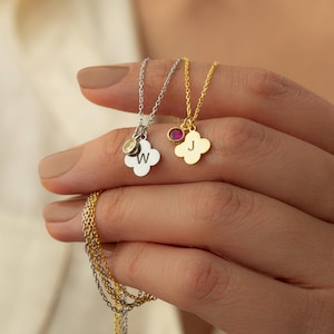 Collar minimalista con inicial grabada en forma de flor y piedra de nacimiento - Colgante de plata de ley con letra personalizada - Regalo de cumpleaños