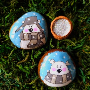 Beschilderde stenen, ijsberen met sjaal en muts, winter, Kerstmis, sneeuw, handgeschilderd