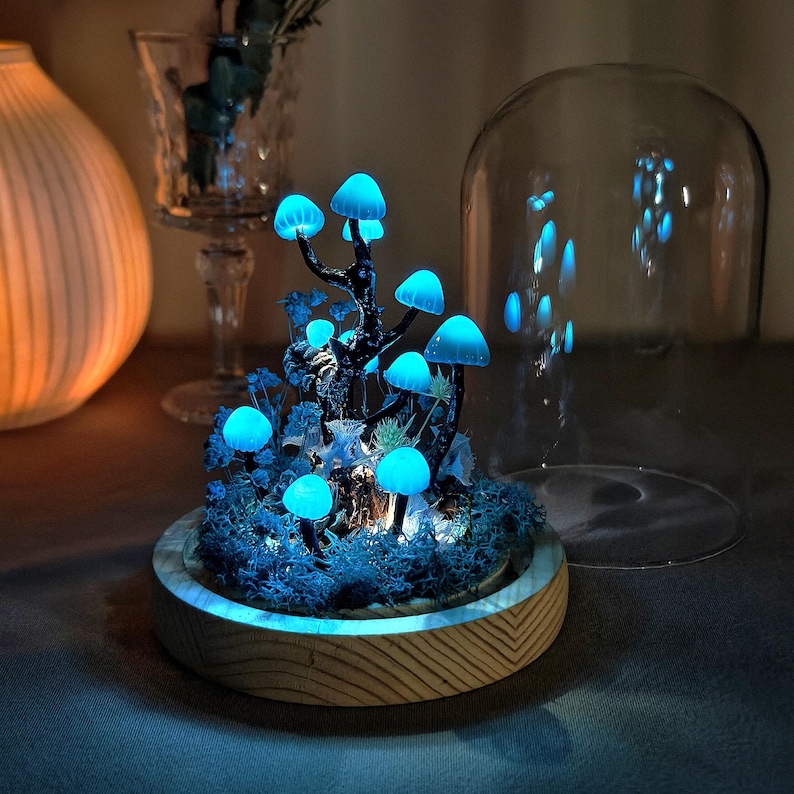 Lámpara de hongo azul hecha a mano / Decoración Whimsigoth / Decoración de dormitorio / Lámpara Art Déco / Cottagecore
