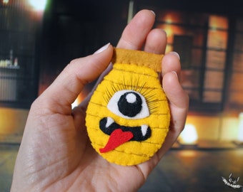 Chochin obake yokai lantern handmade felt brooch accessory