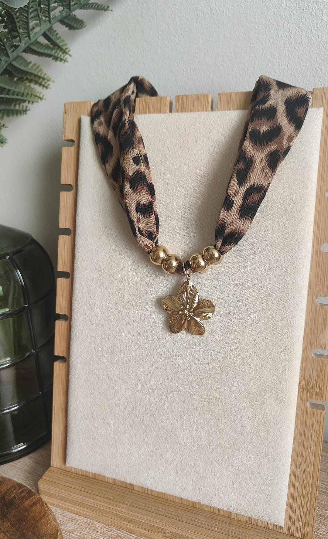 Collier rond léopard en porcelaine et laiton doré – NACH BIJOUX