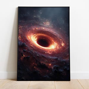 Può includere: Stampa artistica incorniciata raffigurante un vibrante e infuocato buco nero nello spazio. L'opera presenta colori vorticosi rossi, arancioni e neri, creando un effetto visivo drammatico. La stampa è presentata in una cornice nera.
