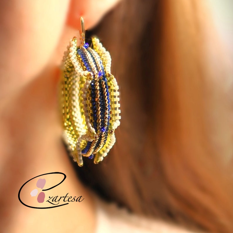 Handmade Ouroboros Seed Bead Hoop Earrings Blue, Yellow, and White with Gold Accents, Ezartesa Design. zdjęcie 4