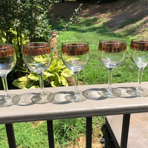 Verres à vin MCM Hollywood Regency Culver Cranberry Scroll
