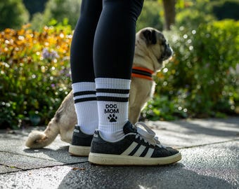 Bestickte Socke Dog Mom I Geschenk für Hundemamas I Lustige Socken