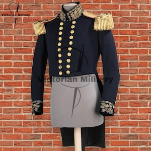 Svart broderad militär frack med guldfärgade axelklaffar | 1800-tals formell uniform | Steampunk cosplay-jacka