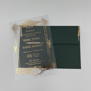 Minimalistische Hochzeitseinladung, gefrostetes Acryl, elegantes Smaragdgrün, Goldglitter-Hochzeits-Einladung, anpassbares Wachssiegel