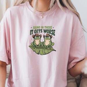 Funny Frog Cowboy Hat Shirt: Trendy Graphic Tee