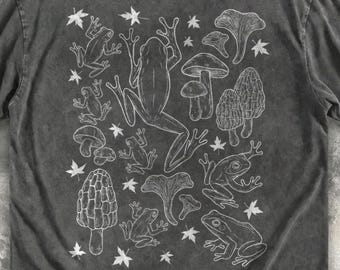 Comfort Colors® vintage shirt Frogs and Mushrooms, vintage Aesthetic Nature-top, Frog Lovers