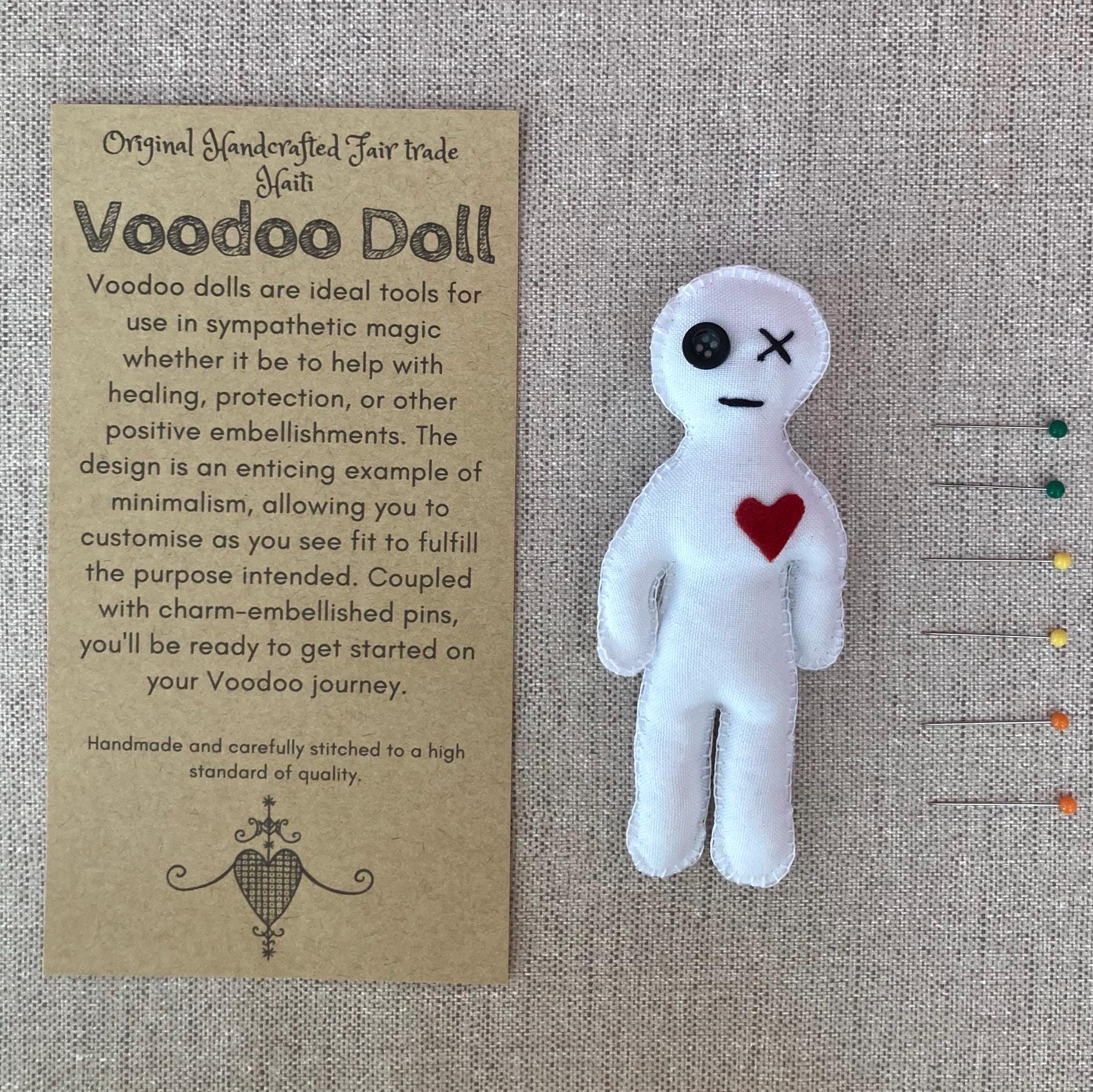 Maglietta divertente con bambola voodoo: non molto coccolosa, ex maglietta di vendetta - Italia Maglietta divertente con bambola voodoo: non molto coccolosa, ex maglietta di vendetta - Italia