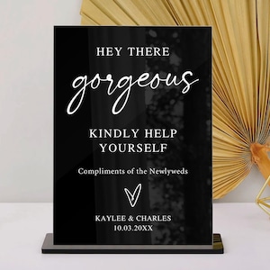 Bathroom Basket Sign for Wedding, Modern Wedding Basket Sign, Hey There Gorgeous and Handsome Basket Sign, Minimalist Wedding Decor