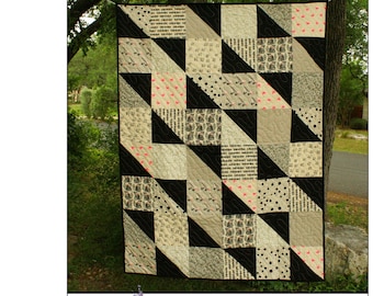 Waverly Pattern for Bed or Lap Quilt from Running Doe Quilts - 48" x 64" - Uses 9 fat quarters and 7/8 yd contrast fabric - Postcard Size