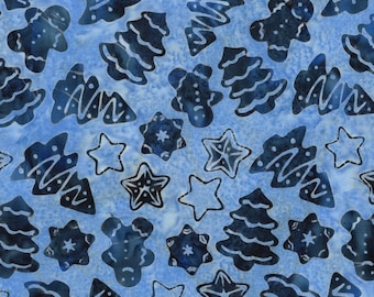 Frosted Wishes von Jerry Khiev von Lumen Fabrics und Island Batik - 1/2 Yard Weihnachtsplätzchen - Pulverblau