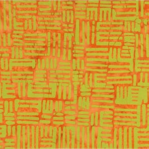 Puede incluir: Una tela vibrante con un patrón geométrico repetitivo. El diseño presenta formas rectangulares de color verde lima dispuestas en una cuadrícula sobre un fondo naranja. La tela tiene una apariencia texturizada, lo que sugiere una técnica batik o teñida a mano.