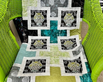 Eulen-Gitter-Quilt-Kit - 54,5 "Quadrat-Quilt-Kit mit Stoffen aus der Nocturne-Linie für Quilting Treasures - Selbstbewusster Anfänger-Quilt