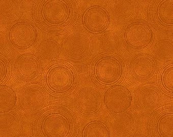 Radiance von Whistler Studios für Windham Fabrics - 0,5 Yard Pumpkin Radiance - Tossed, Dotted Orange Circles (Halloween, Herbst)
