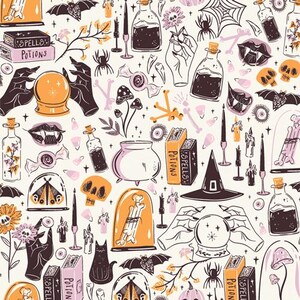 Op de afbeelding: Een grillig patroon met Halloween-thema illustraties. Het ontwerp bevat spreukenboeken, drankflessen, vleermuizen, schedels, spinnen en een heksenhoed. Het kleurenpalet bestaat uit zwart, oranje, roze en wit, wat een spookachtige maar charmante esthetiek creëert.