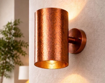 Aplique de pared de cobre hecho a mano, lámpara marroquí moderna, lámpara de metal martillado, luz ambiental cálida.