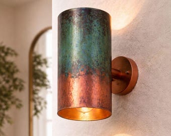 Aplique de pared de cobre con pátina verde natural, lámpara de pared moderna hecha a mano, lámpara cilíndrica rústica.